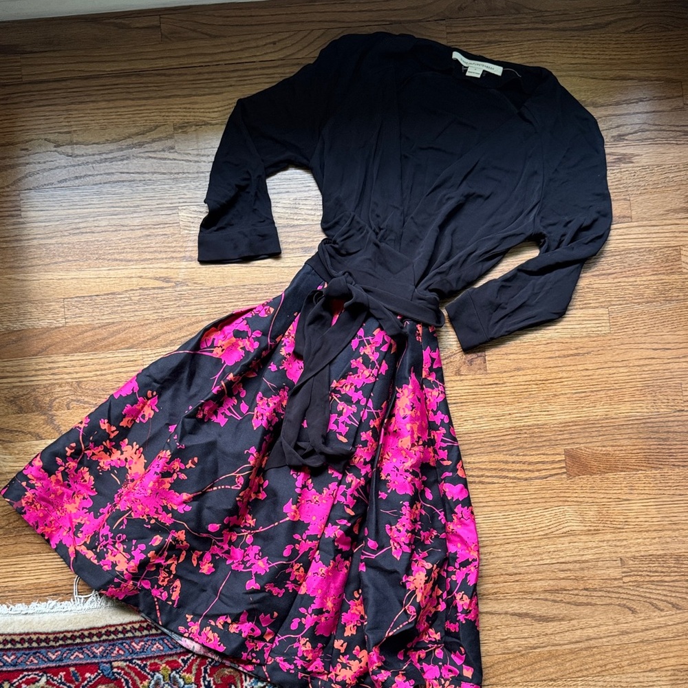 Diane Von Furstenberg Black Dress